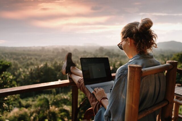 How To Start A Profitable Travel Side Hustle From Home