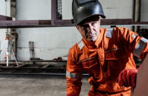 Choosing the Right Flame Retardant Clothing for Your Trade